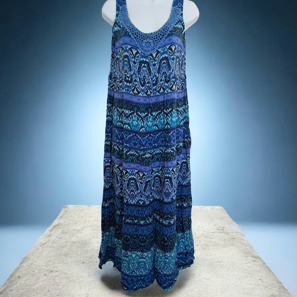 Notations Dresses & Skirts - Elegant Notations Blue and Black Crochet Patterned Flow Maxi Dress
